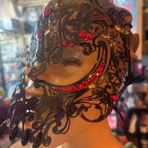 💀 Skull Laser-Cut Venetian Masquerade Mask w/ Red Rhinestones - Picture 7 of 8